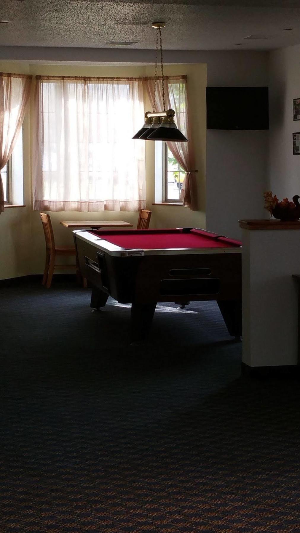 Super 8 By Wyndham Cobleskill Ny Dış mekan fotoğraf